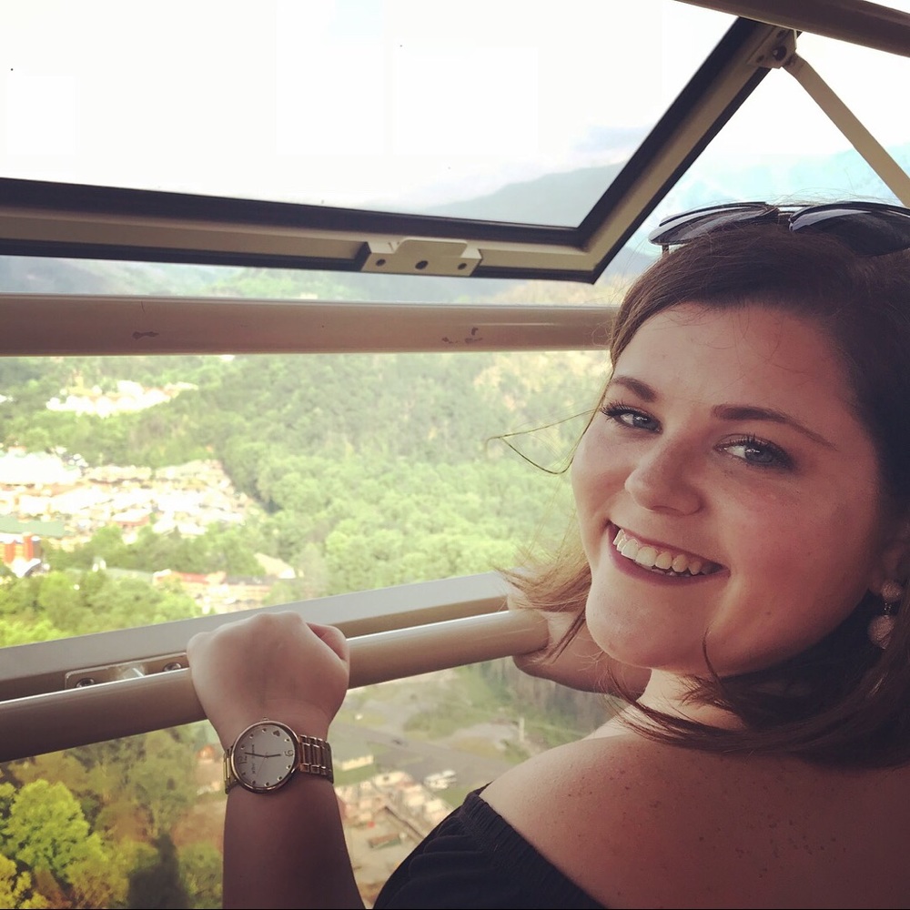 Meet your Posher, Caroline